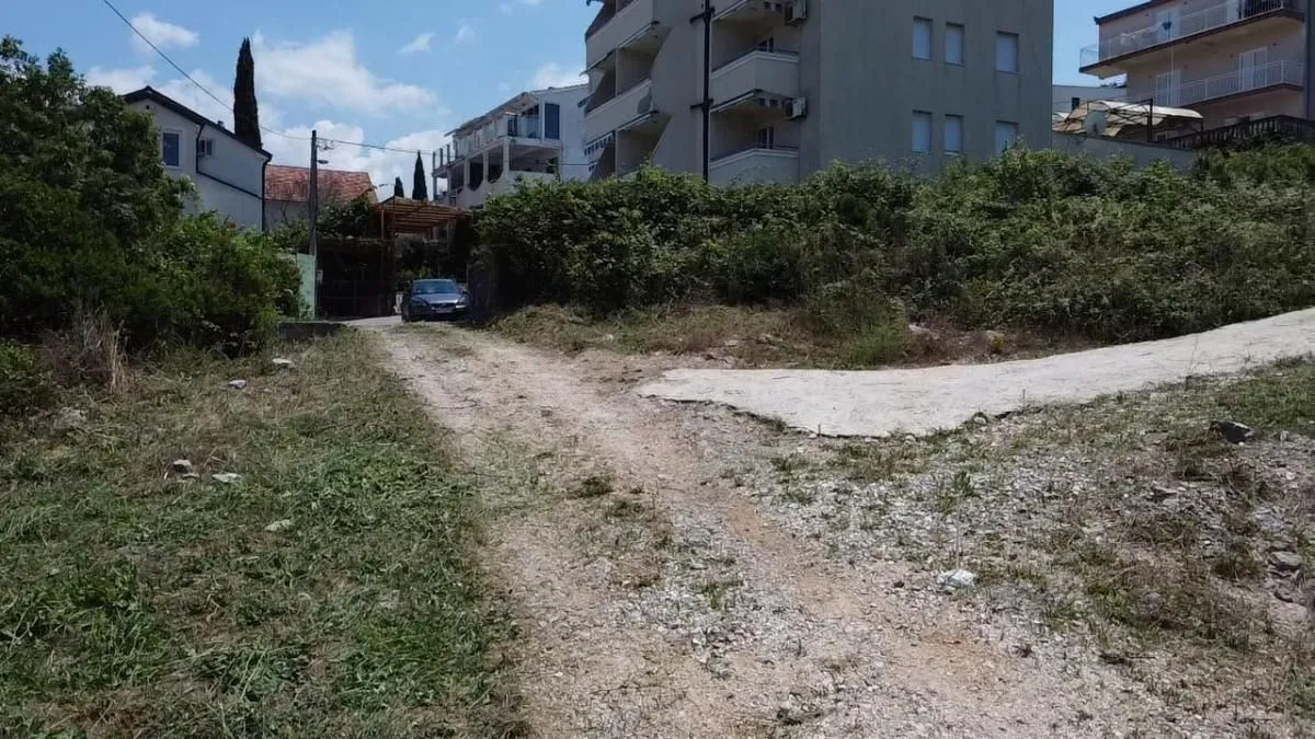 Prodaja, plac, 700m², Tivat, Crna Gora