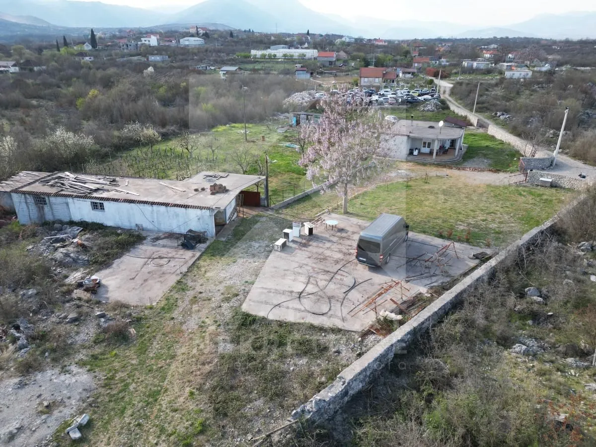 Rent, office space, 200m², Daljam, Danilovgrad