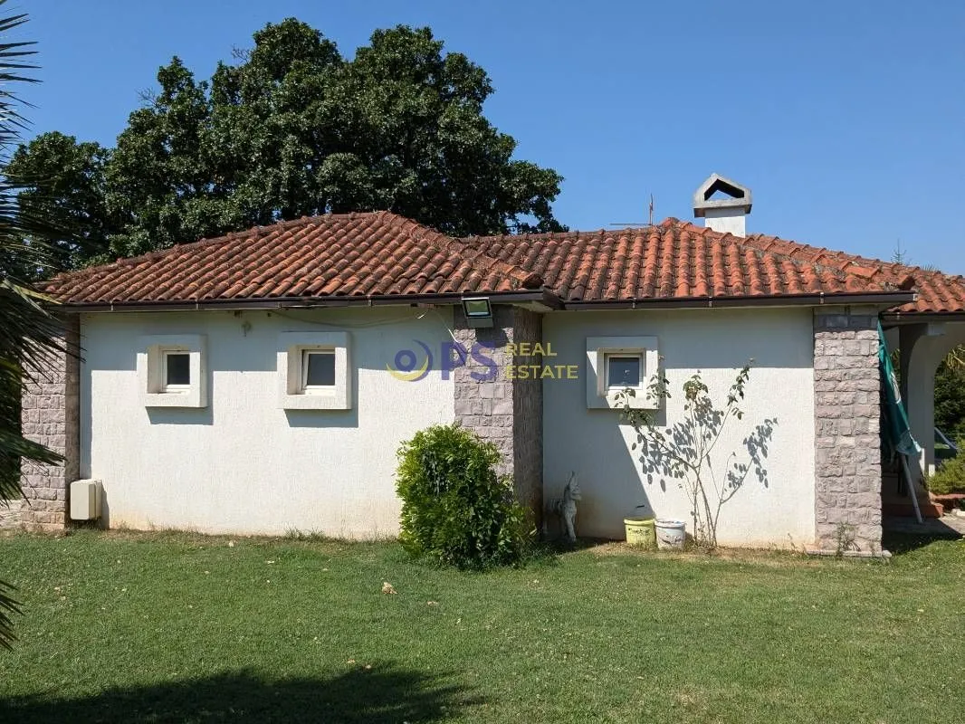 Prodaja, kuća, 400m², Podgorica, Crna Gora