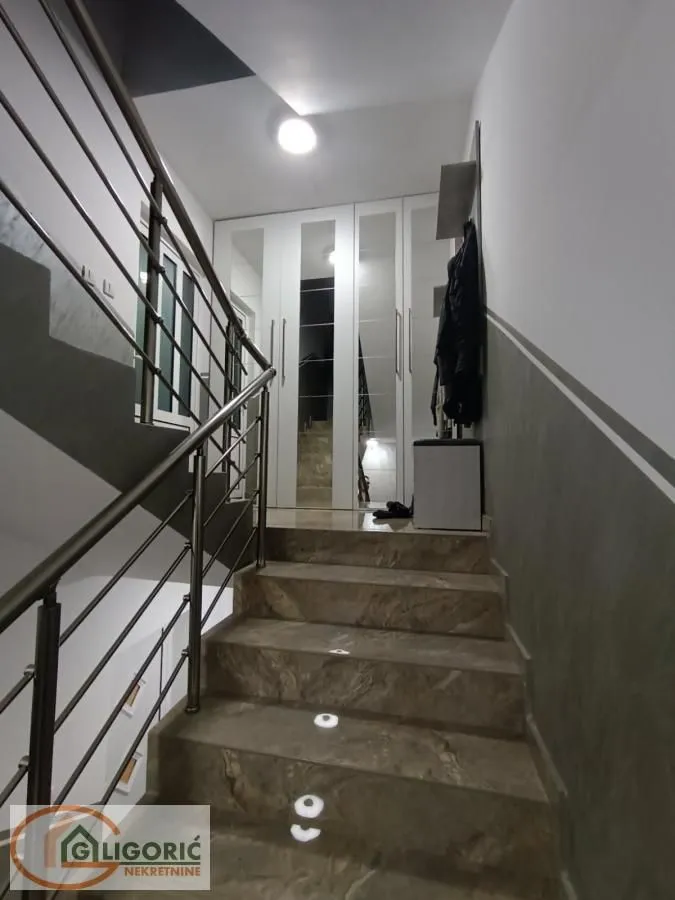 Prodaja, kuća, 346m², Strelište, Pančevo