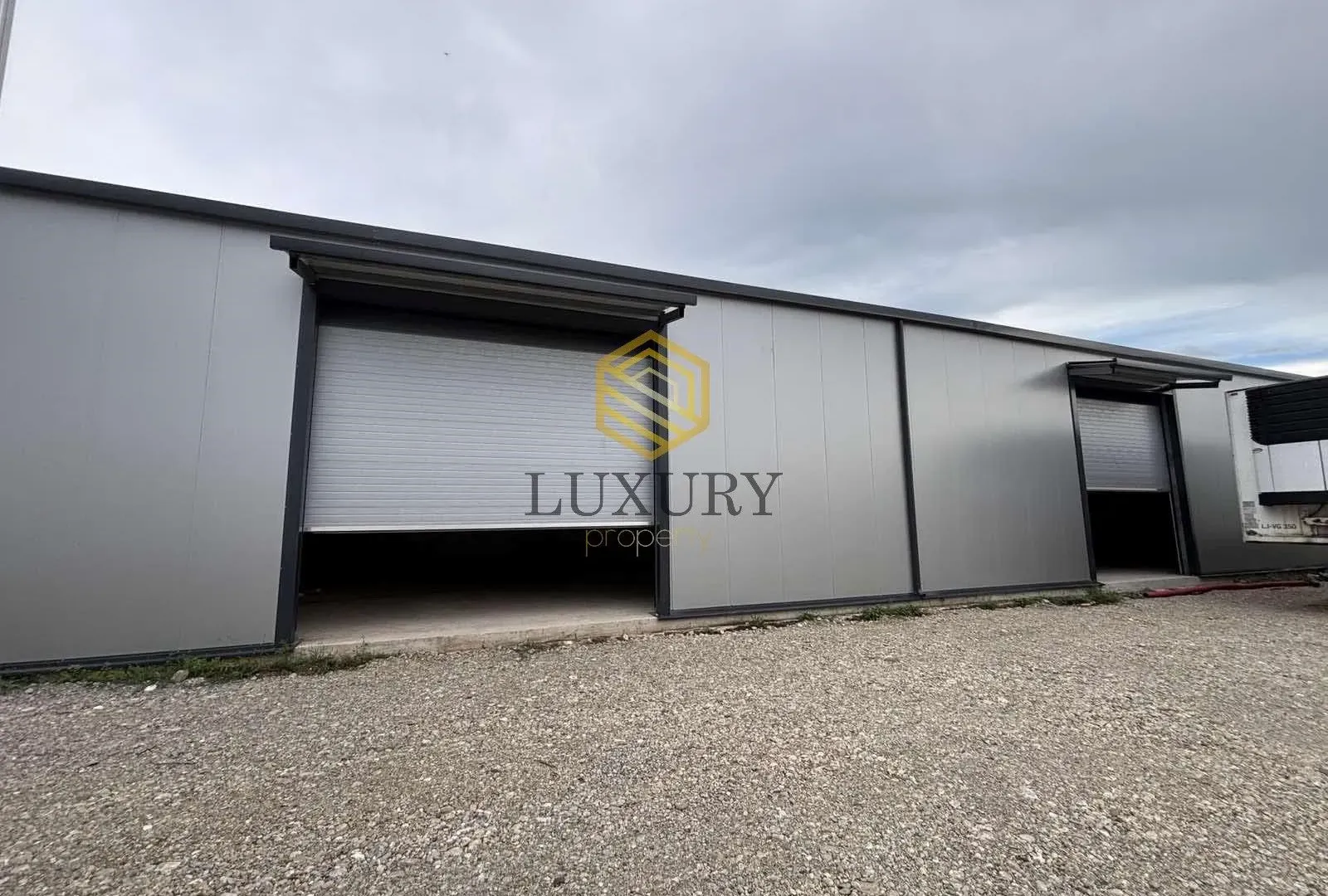 Rent, office space, 500m², Golubovci, Podgorica