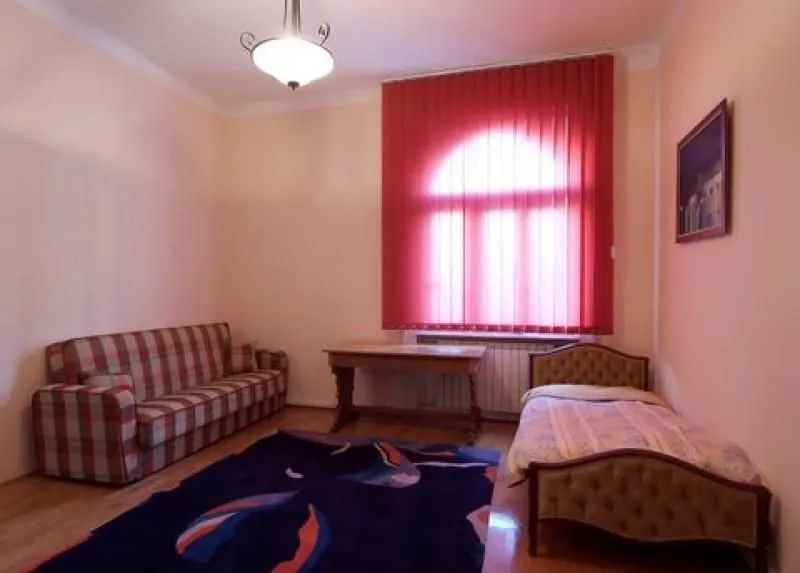 Izdavanje, stan, 160m², Stari Grad, Beograd
