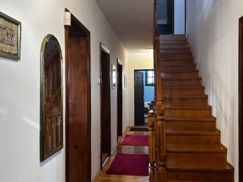 Izdavanje, kuća, 300m², Dedinje Beli Dvor, Dedinje Sve Podlokacije - image 6