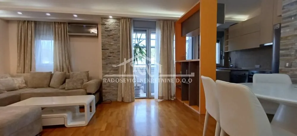 Izdavanje, trosoban stan, 68m², Čukarica, Beograd