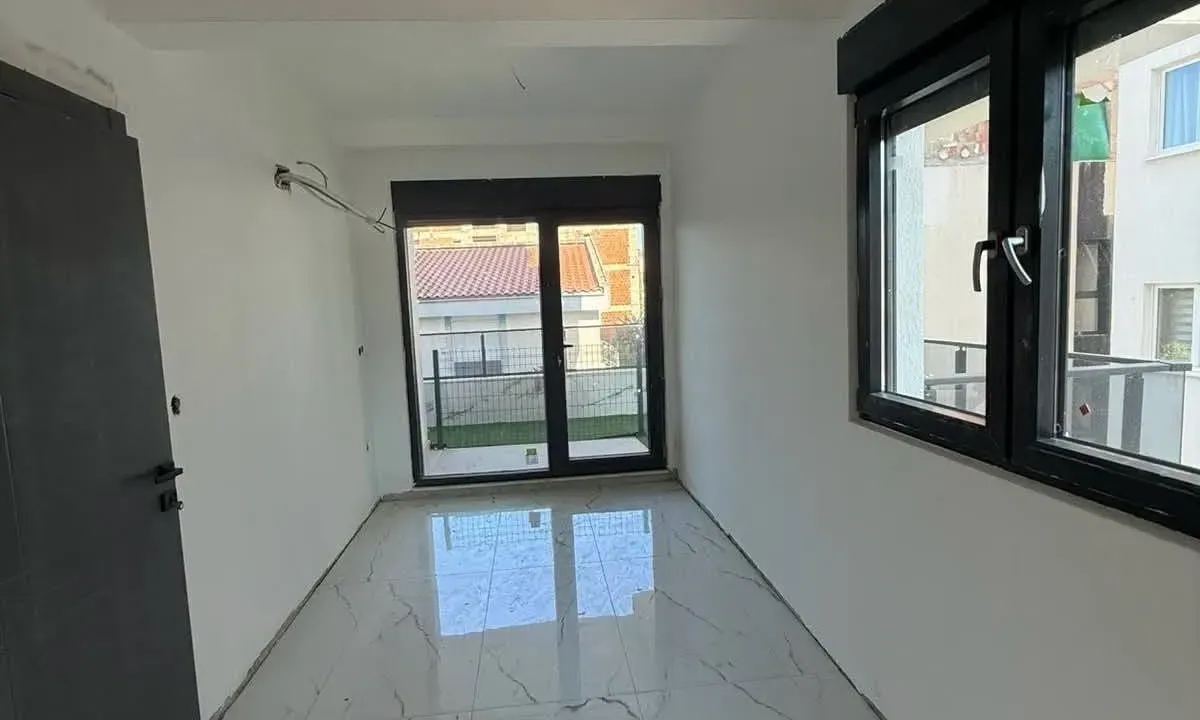 Sale, two bedroom apartment, 77m², Dobre Vode, Bar