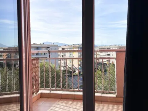 Izdavanje, jednosoban stan, 52m², City Kvart, Podgorica - image 3