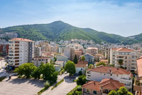 Rent, two bedroom apartment, 41m², Budva, Crna Gora - image 10