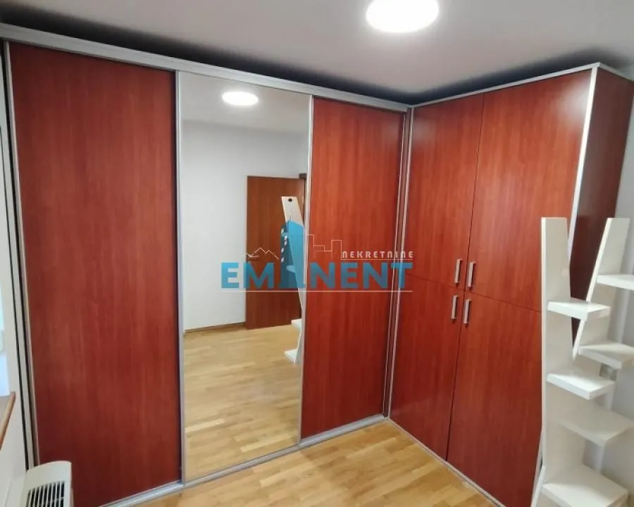 Rent, four bedroom apartment, 115m², Kalenić Pijaca, Vračar Sve Podlokacije