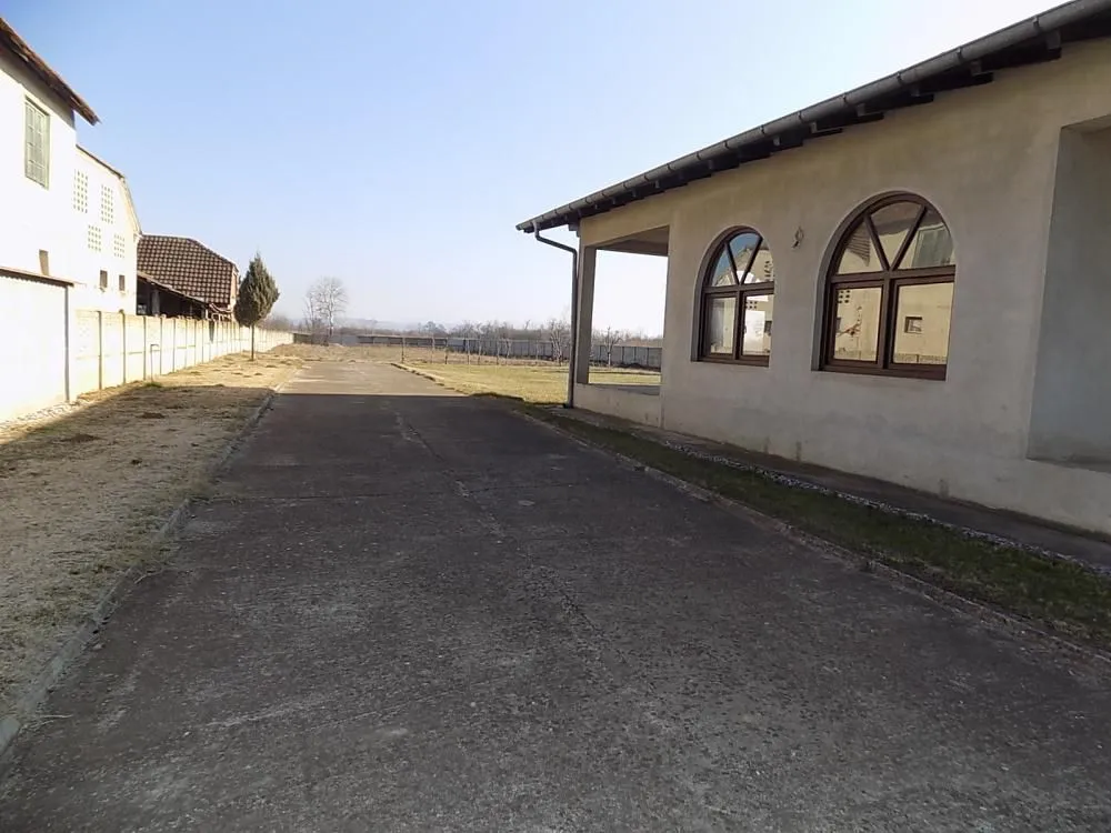 Rent, office space, 400m², Donje Vidovo, Paraćin