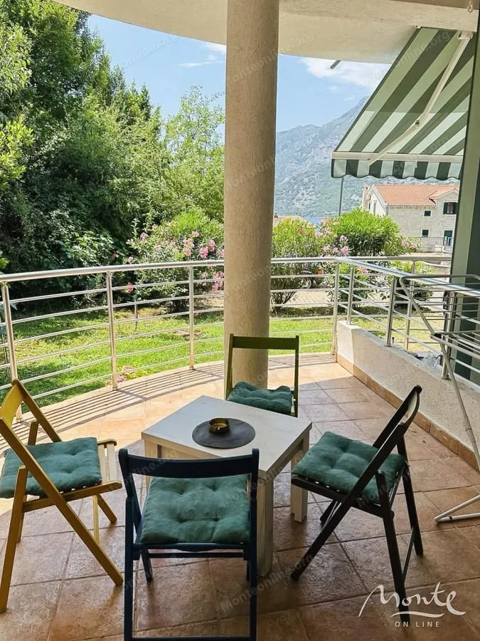 Prodaja, jednosoban stan, 65m², Risan, Kotor