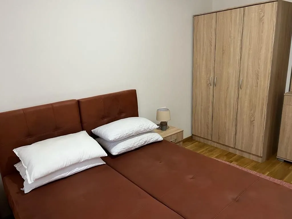 Rent, two bedroom apartment, 80m², Kalimanj, Tivat