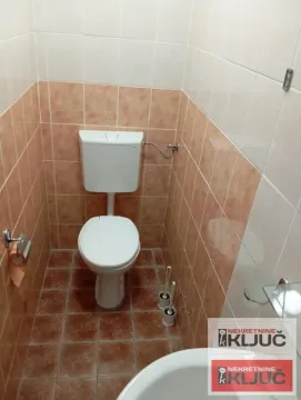 Izdavanje, jednosoban stan, 38m², Centar, Novi Sad - image 10