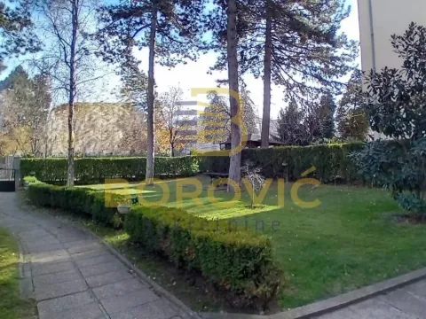 Izdavanje, četvorosoban stan, 102m², Savski Venac, Beograd - image 11