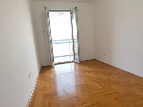 Rent, two bedroom apartment, 54m², City Kvart, Podgorica - image 8