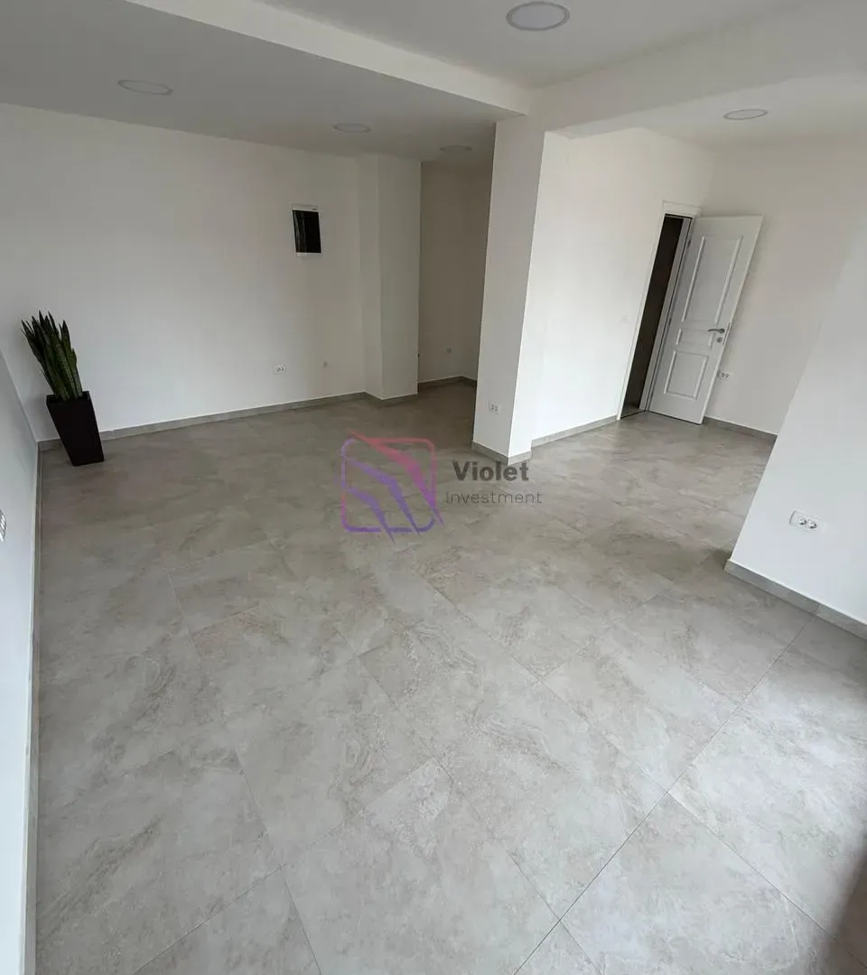 Rent, office space, 37m², Krivi Most, Podgorica