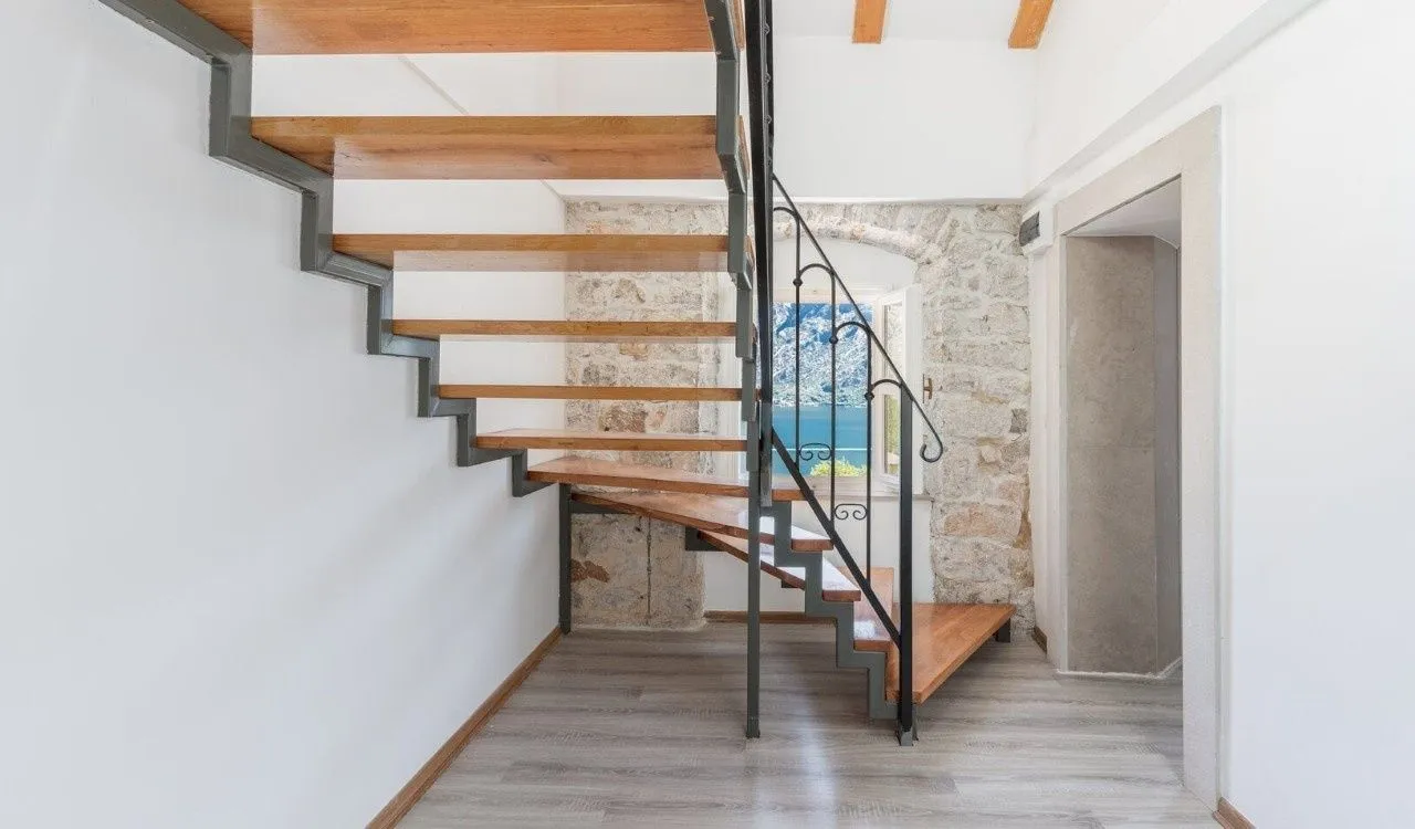 Prodaja, kuća, 800m², Prčanj, Kotor