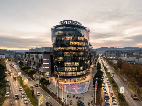 Prodaja, dvosoban stan, 106m², Kod Capital Plaze, Podgorica - image 20