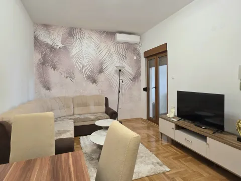 Rent, one bedroom apartment, 43m², Tuški Put, Podgorica - image 2