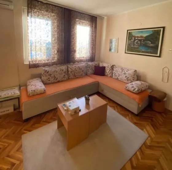 Prodaja, jednosoban stan, 42m², Blok 6, Podgorica