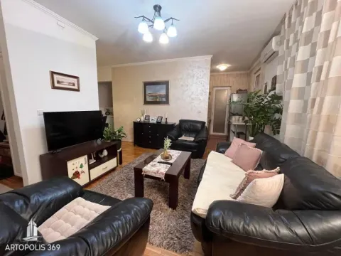 Prodaja, trosoban stan, 75m², Zvezdara Sve Podlokacije, Beograd - image 1