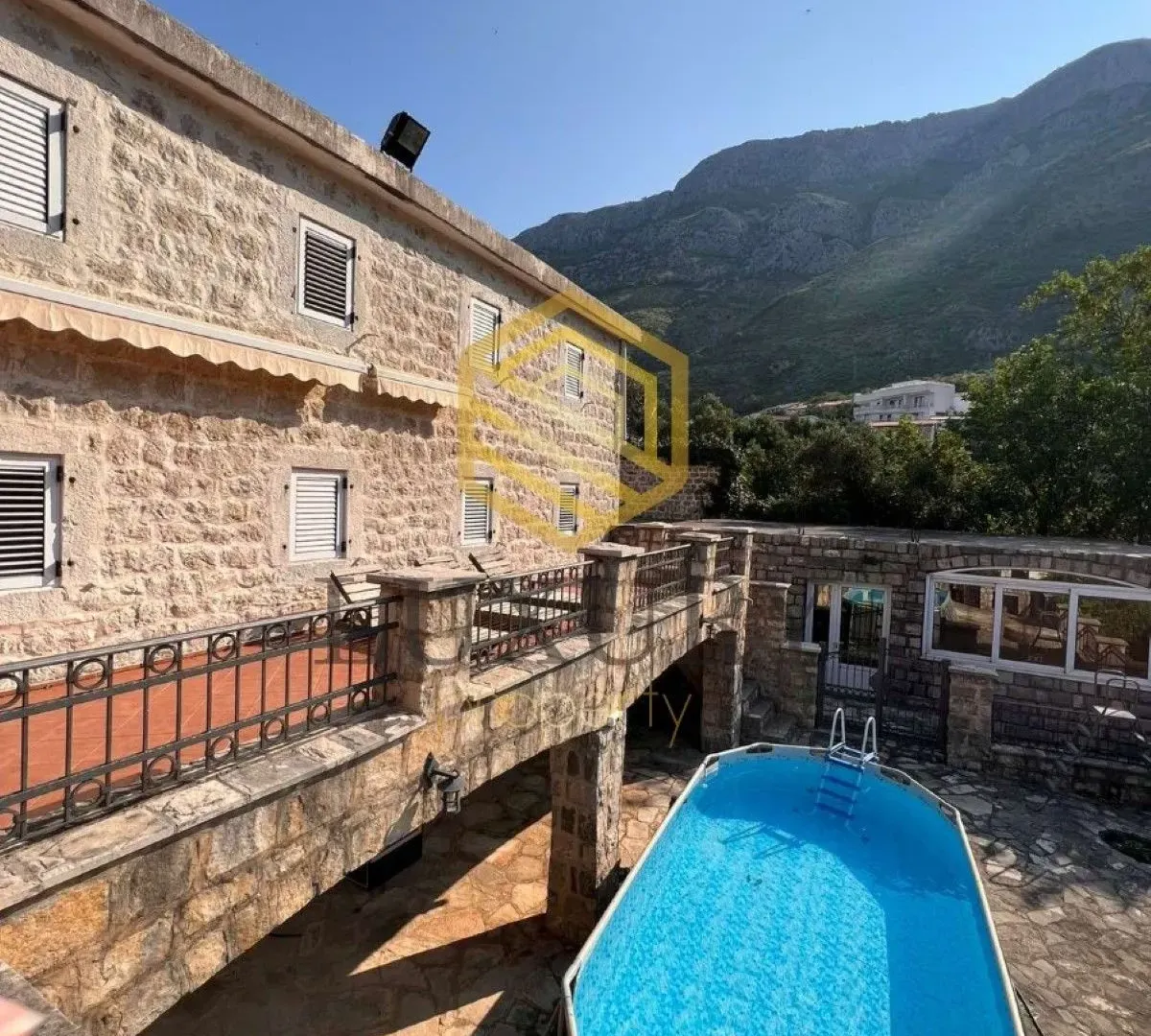 Sale, house, 425m², Rijeka Reževići, Budva