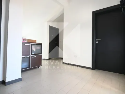 Prodaja, kuća, 220m², Vranići, Podgorica - image 24