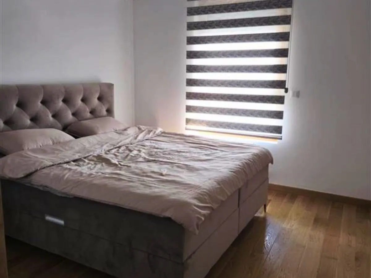 Izdavanje, trosoban stan, 80m², Novi Beograd Sve Podlokacije, Beograd