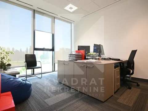 Izdavanje, poslovni prostor, 106m², Donja Gorica, Podgorica - image 4