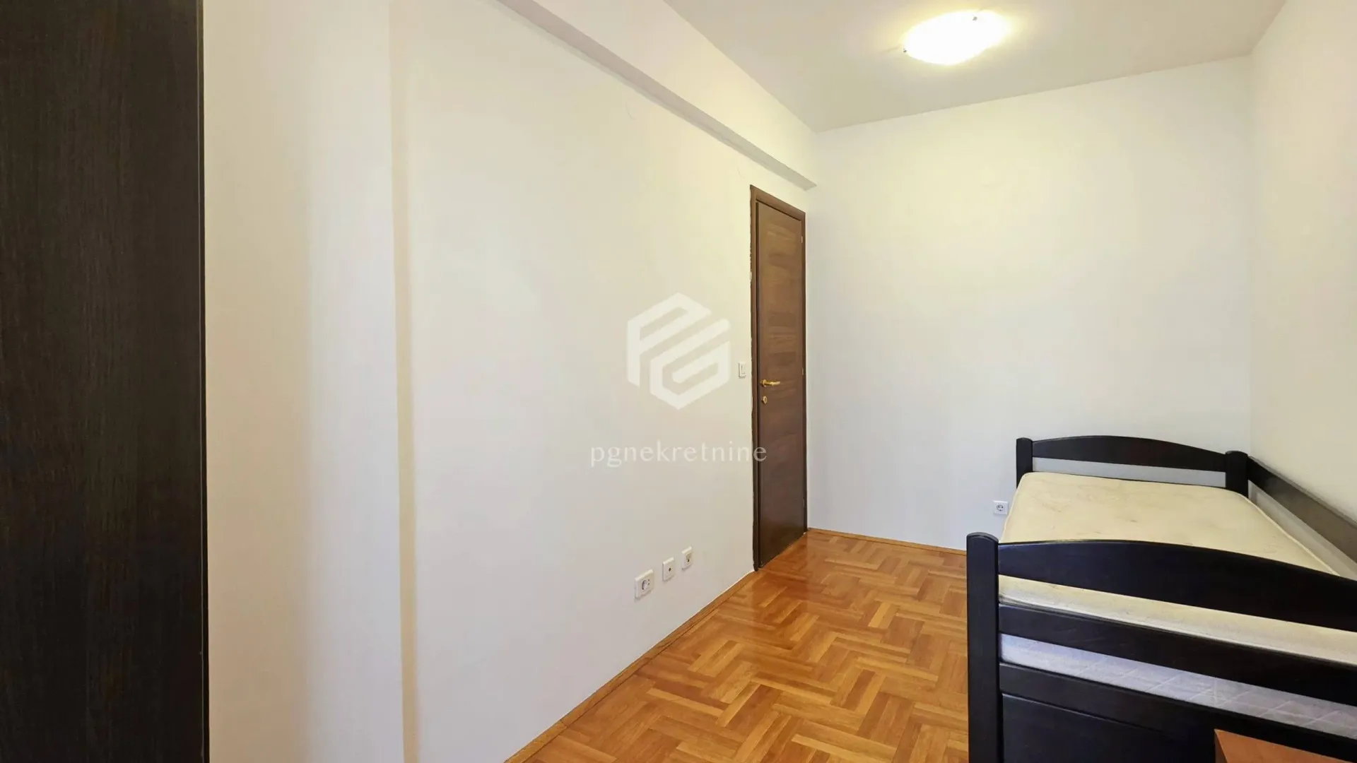 Izdavanje, dvosoban stan, 80m², City Kvart, Podgorica