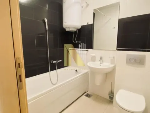 Izdavanje, četvorosoban stan, 98m², Centar, Novi Sad - image 13