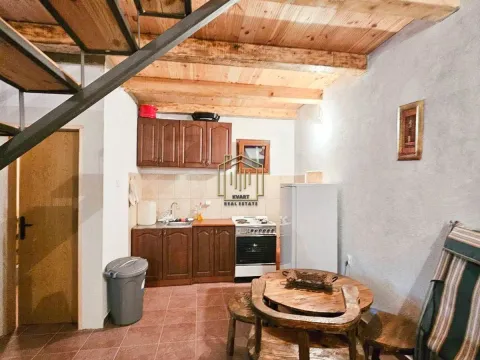 Prodaja, kuća, 70m², Kuči, Podgorica - image 4