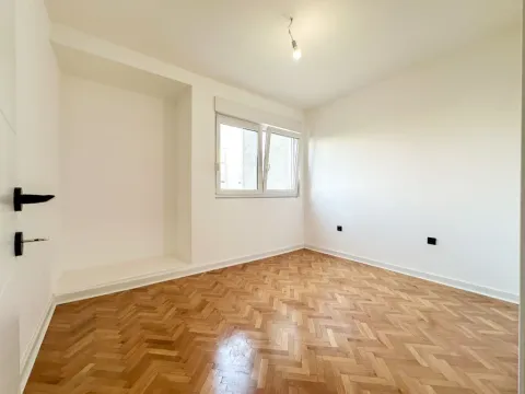 Prodaja, dvosoban stan, 72m², Pobrežje, Podgorica - image 11