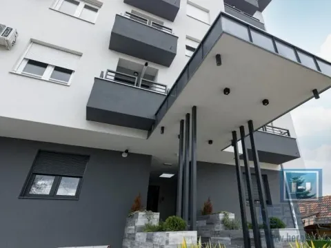 Sale, apartment, 340m², Kajsijar, Jagodina