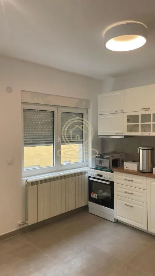 Rent, four bedroom apartment, 151m², Voždovac Sve Podlokacije, Beograd