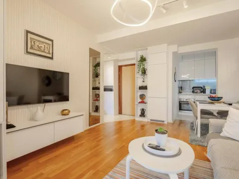 Sale, one bedroom apartment, 50m², Centar, Budva - image 7