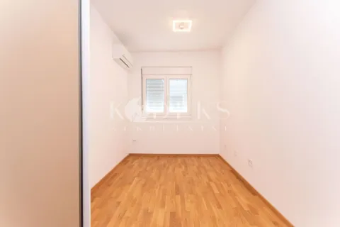 Izdavanje, dvosoban stan, 65m², Stari Aerodrom, Podgorica - image 5