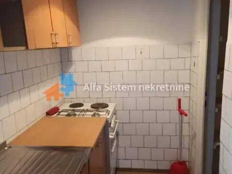 Izdavanje, trosoban stan, 70m², Stari Grad, Beograd - image 9
