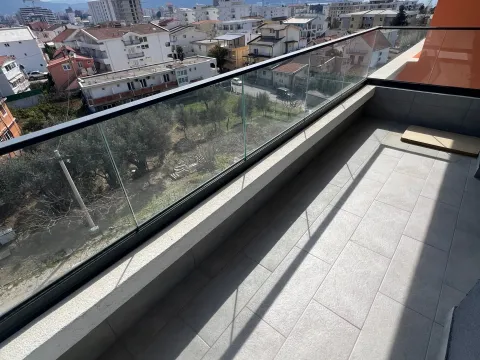 Rent, two bedroom apartment, 70m², Šušanj, Bar - image 7