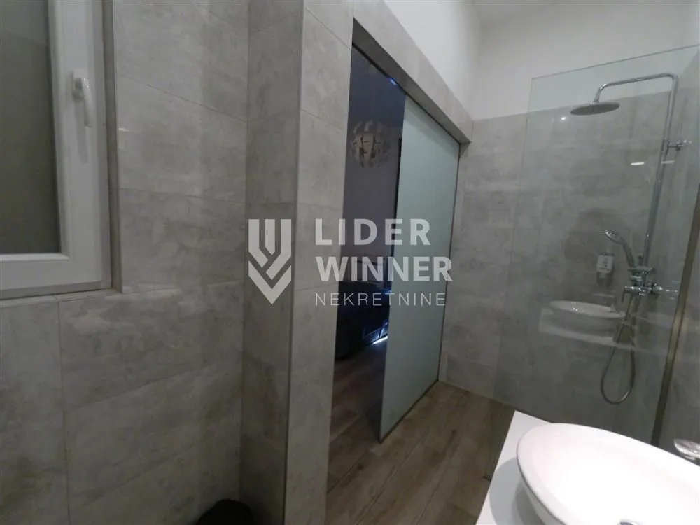 Izdavanje, trosoban stan, 62m², Stari Grad, Beograd