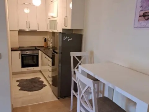 Izdavanje, garsonjera, 34m², City Kvart, Podgorica - image 3