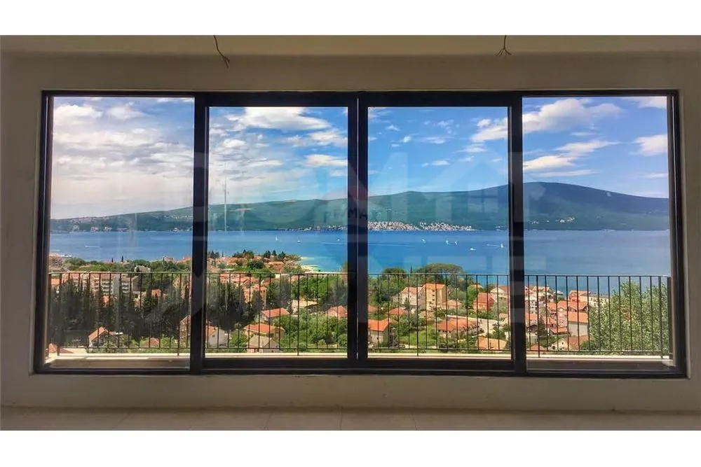 Rent, three bedroom apartment, 130m², Gornja Lastva, Tivat