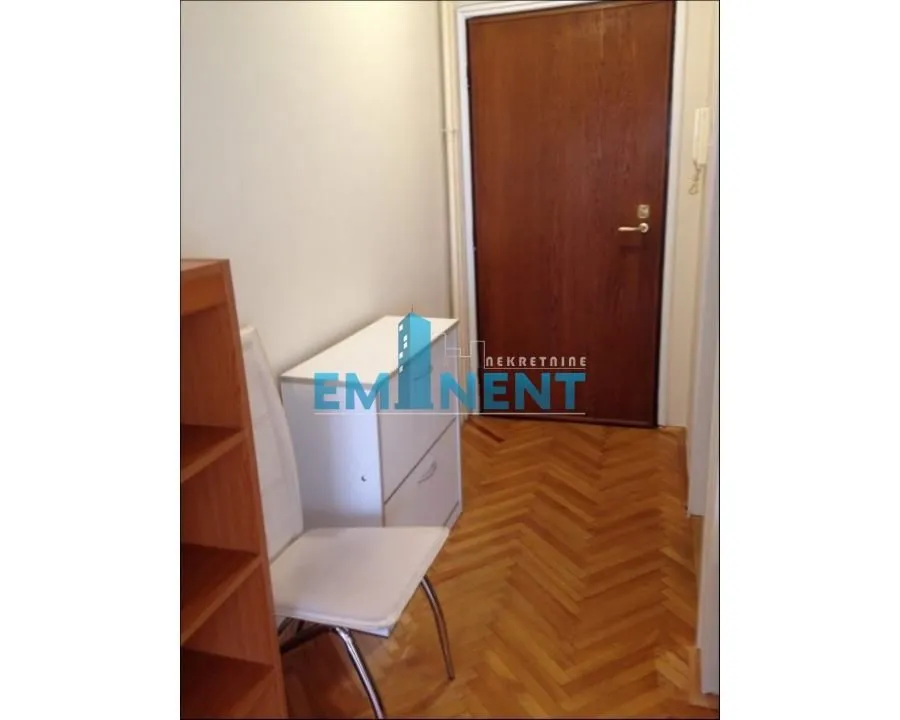Izdavanje, jednosoban stan, 31m², Stari Grad, Beograd