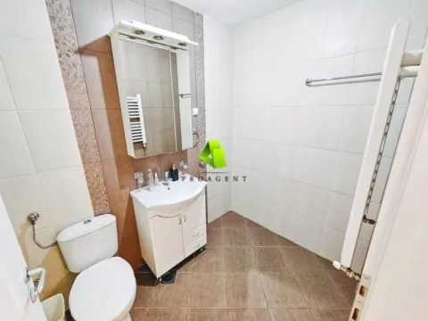 Izdavanje, trosoban stan, 70m², Medijana, Niš - image 9