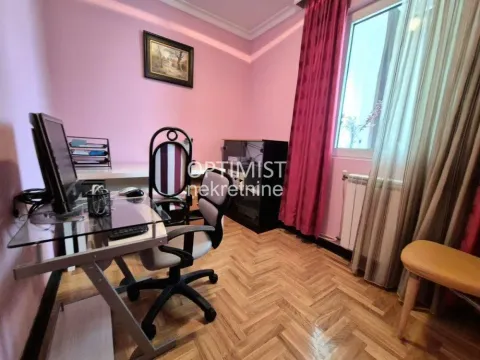 Rent, three bedroom apartment, 72m², Vračar Centar, Vračar Sve Podlokacije - image 9