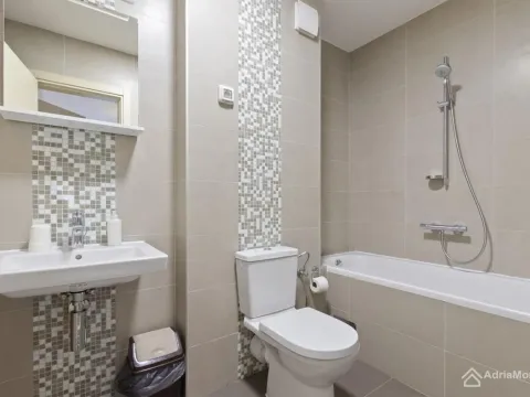 Prodaja, trosoban stan, 97m², Morinj, Kotor - image 17