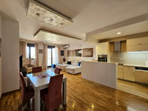 Rent, two bedroom apartment, 112m², Bečići, Budva - image 2