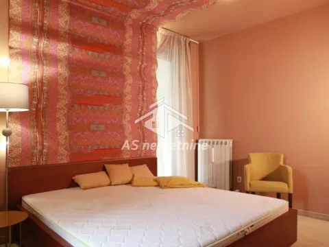 Izdavanje, četvorosoban stan, 197m², Vukov Spomenik, Zvezdara Sve Podlokacije - image 15