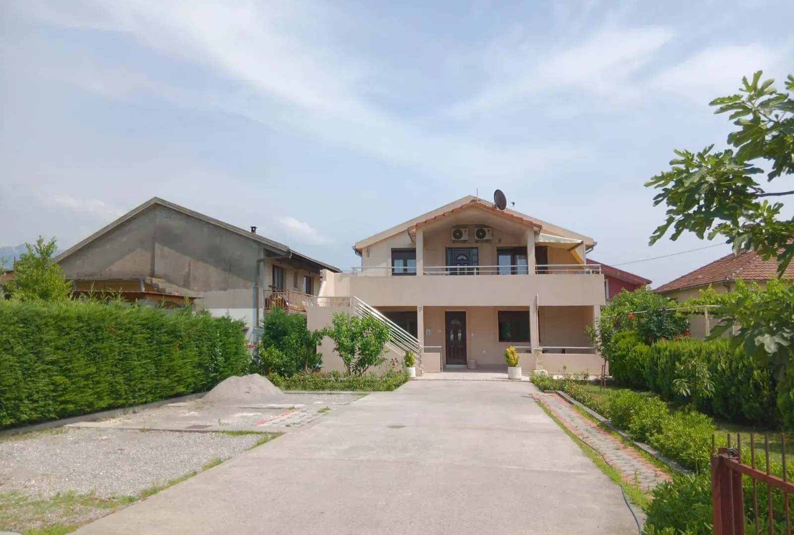 Prodaja, kuća, 180m², Podgorica, Crna Gora