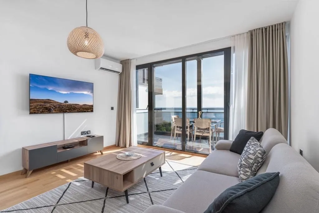 Sale, two bedroom apartment, 67m², Sveti Stefan, Budva