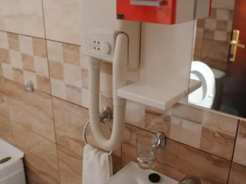 Izdavanje, jednosoban stan, 54m², Centar, Nikšić - image 12